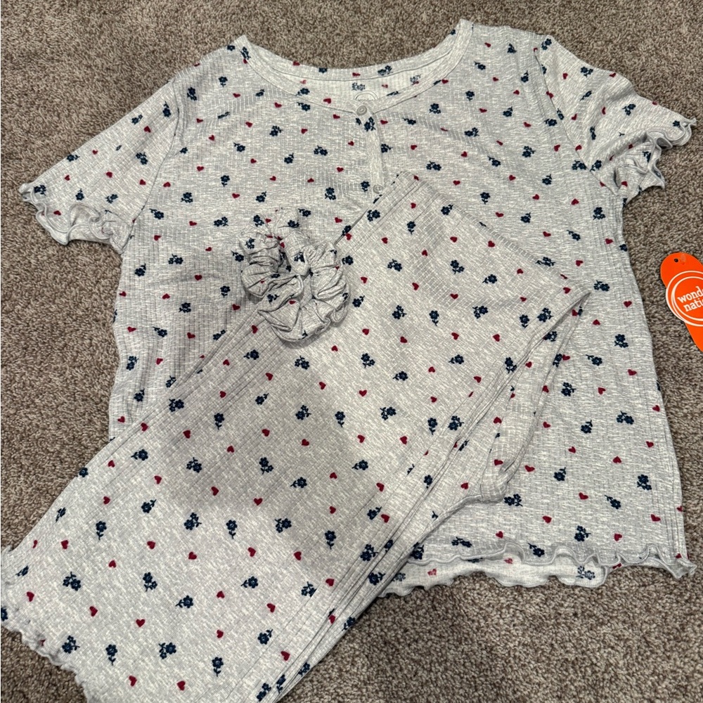 wonder nation Girls Cream Pajama Set with Navy Floral and Red Heart Print